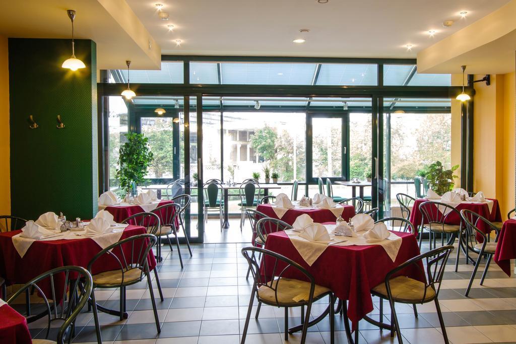 Hotel Zemaites Вильнюс Экстерьер фото